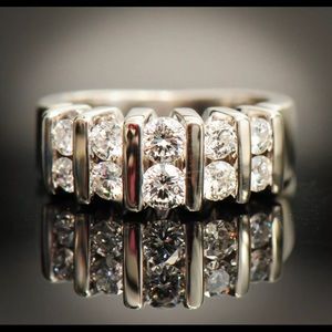 Beautiful 14K Diamond Ring Size 5 / G-H SI-2 TCW 1